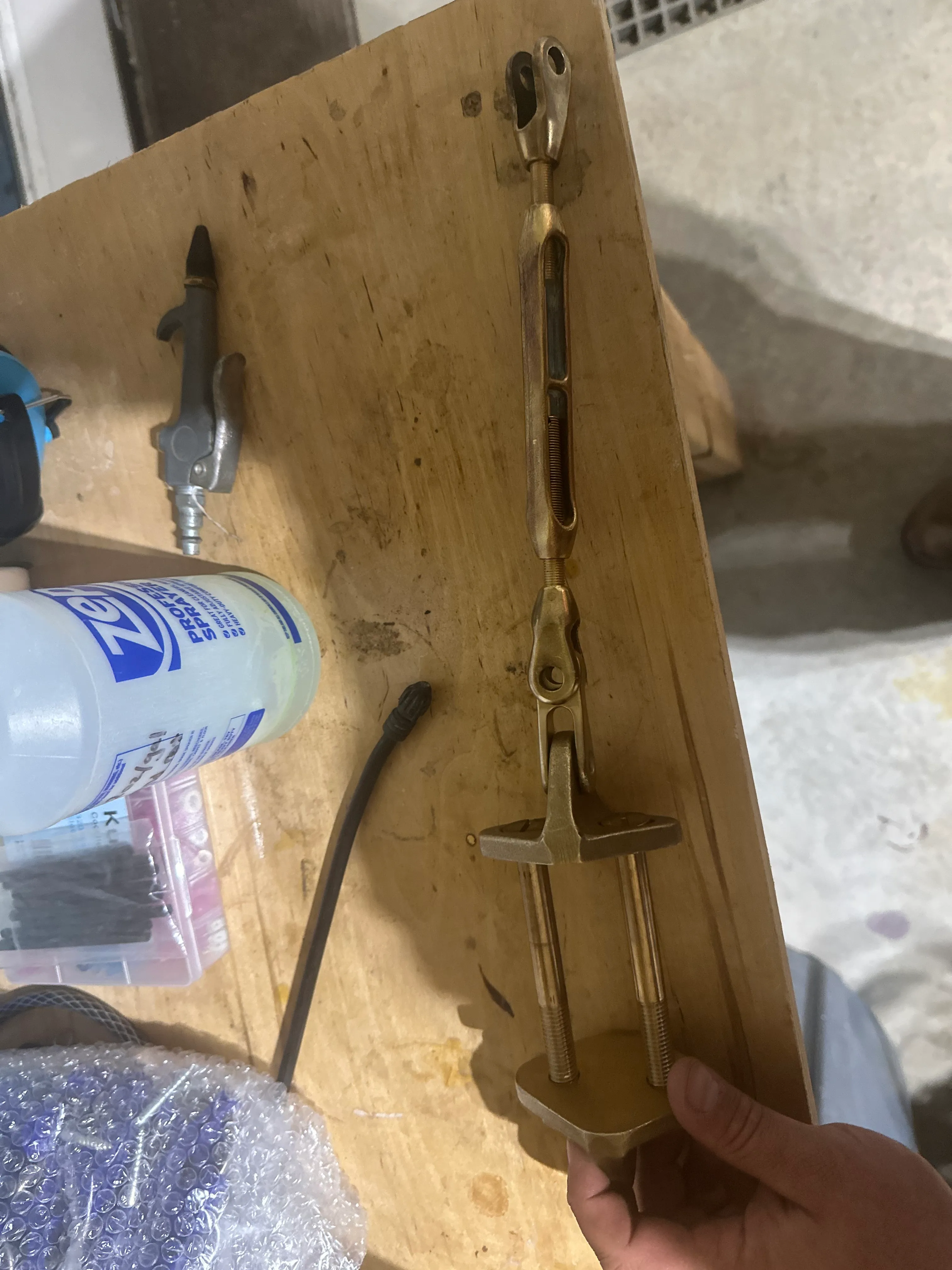 Bronze turnbuckle and tang assembly for shroud attachment